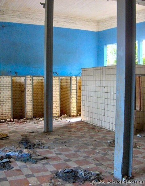Cokeries d'Anderlues - (c) Forbidden Places - Sylvain Margaine - Salle de bains des ouvriers