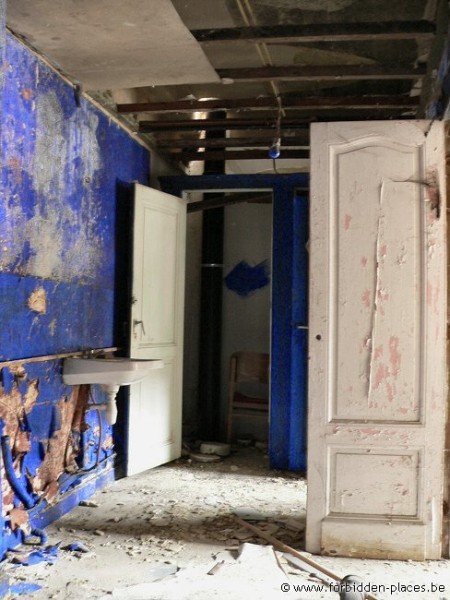 El Cine Teatro Varia - (c) Forbidden Places - Sylvain Margaine - The blue dressing room