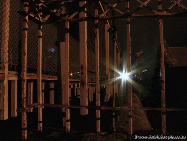 Prison de Pentridge, Melbourne - (c) Forbidden Places - Sylvain Margaine - Remparts, la nuit