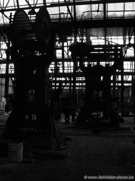 La fábrica de pernos Böel demolida - (c) Forbidden Places - Sylvain Margaine - The creature in the darkness II