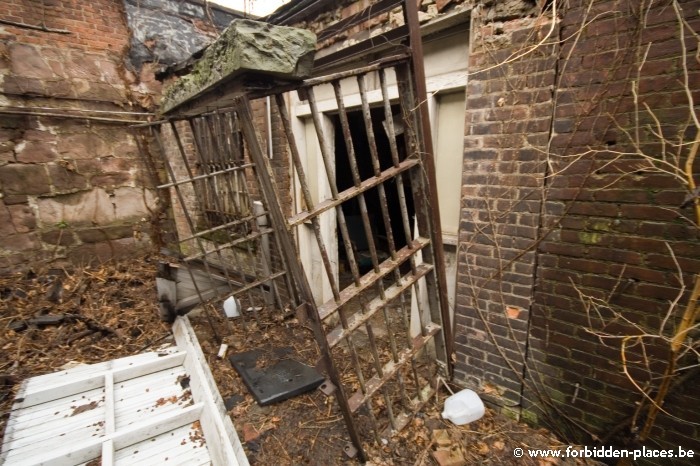 Old Newark county Jail - (c) Forbidden Places - Sylvain Margaine - 21. The dangerous door