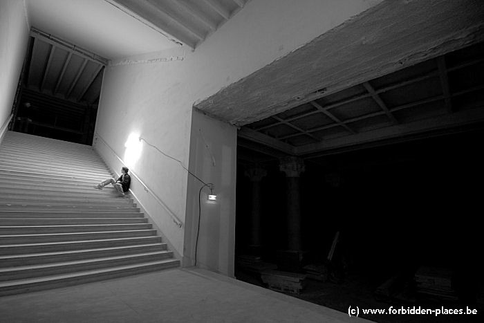 El palacio de Chaillot - (c) Forbidden Places - Sylvain Margaine - Stairs