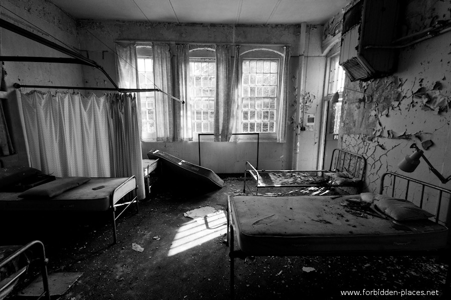 Cane Hill Asylum - (c) Forbidden Places - Sylvain Margaine - 2- Commmon rooms.