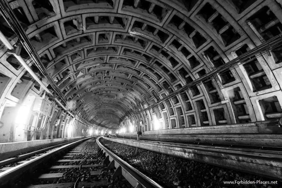 Metro de Bruselas - (c) Forbidden Places - Sylvain Margaine - 8 - Tunnel Boring Machine Tunnel