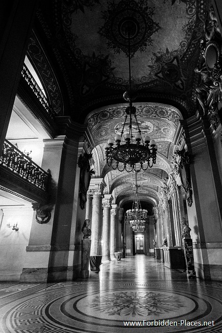 The Palais Garnier - (c) Forbidden Places - Sylvain Margaine - 17 - The chandeliers' gallery...