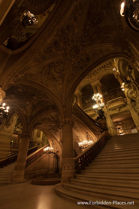 L'Opéra Garnier - (c) Forbidden Places - Sylvain Margaine - 20 - L'escalier