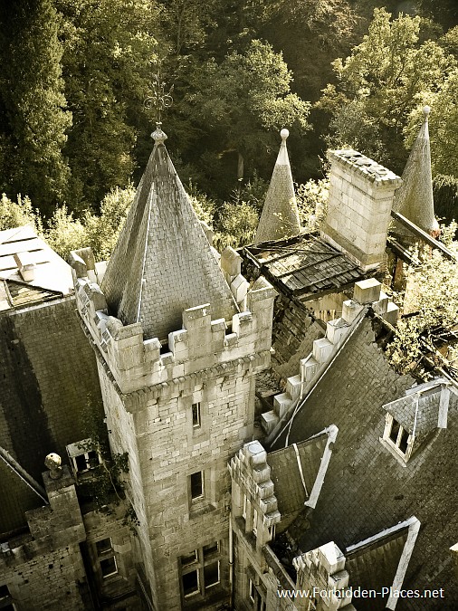 Le Château de Noisy - Miranda - (c) Forbidden Places - Sylvain Margaine - 2- Ruines du toit.